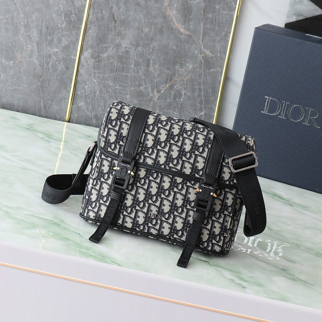 Dior-Hit The Groad -Classic Navy Blue