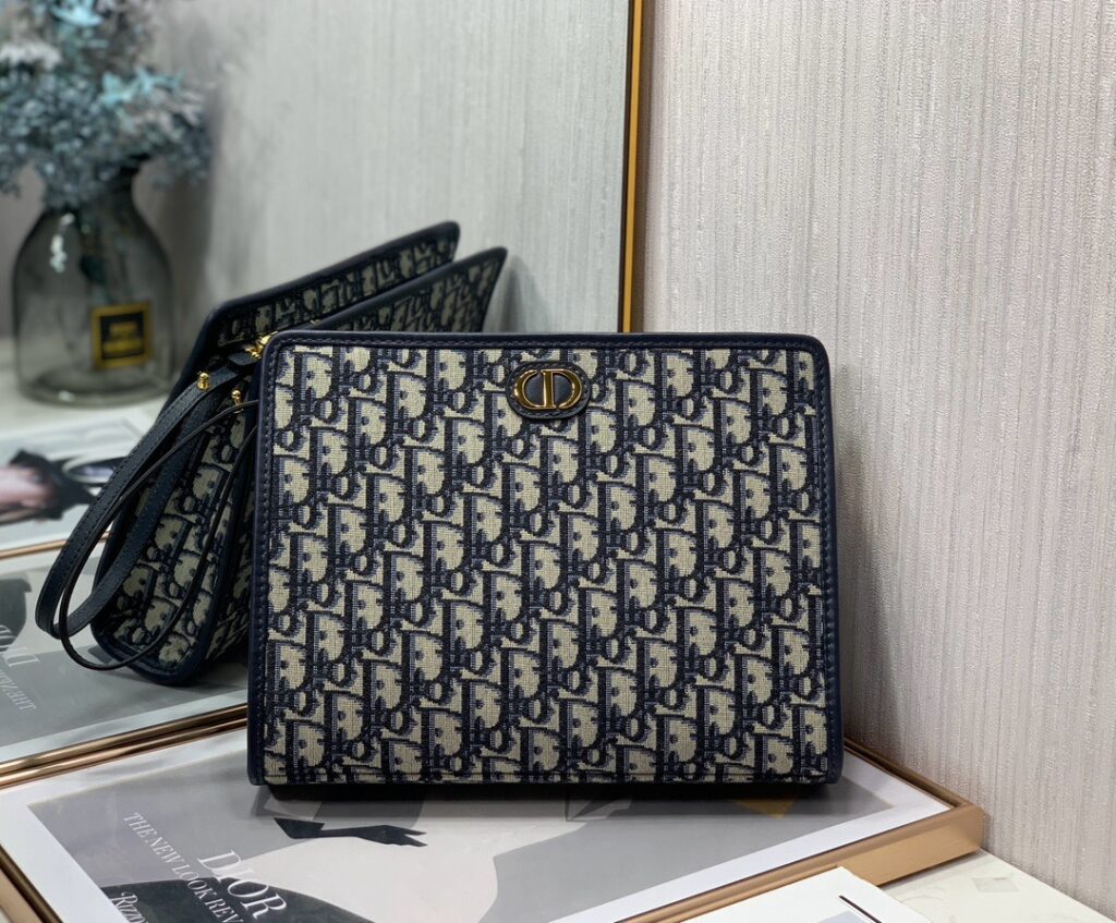 Dior-Oblique-Handbag-Embroidery