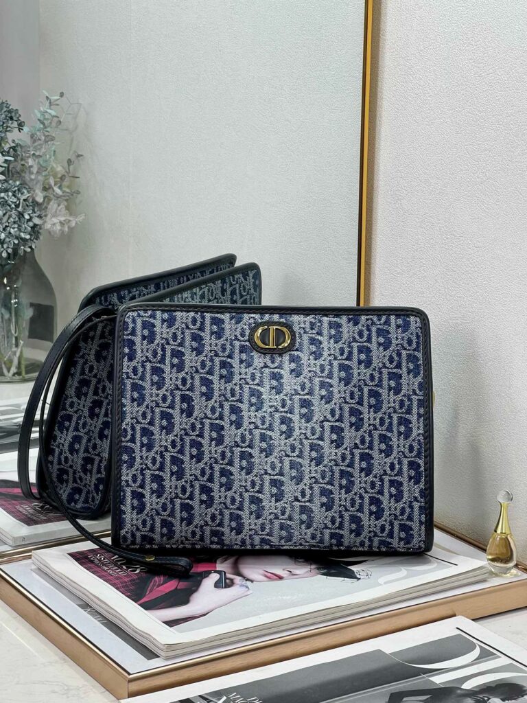 Dior-Oblique-Handbag-Embroidery