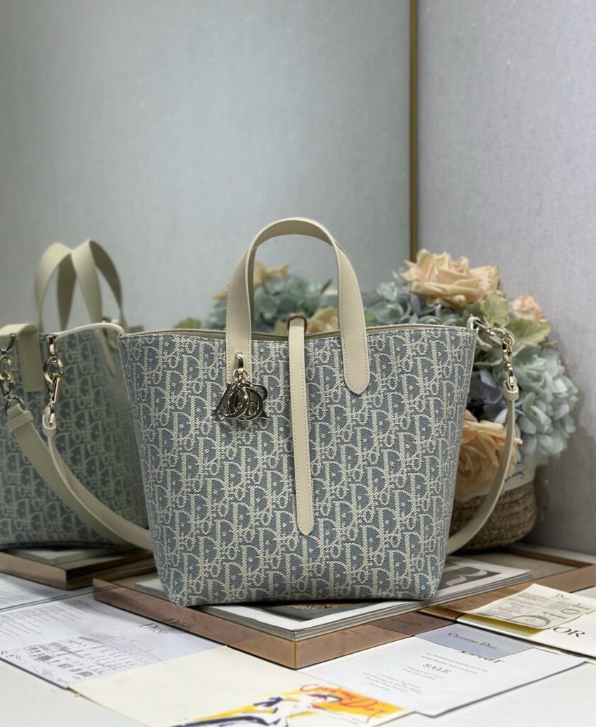 Dior-Toujours-Medium-Cross-body bag-Handbag-Embroidery