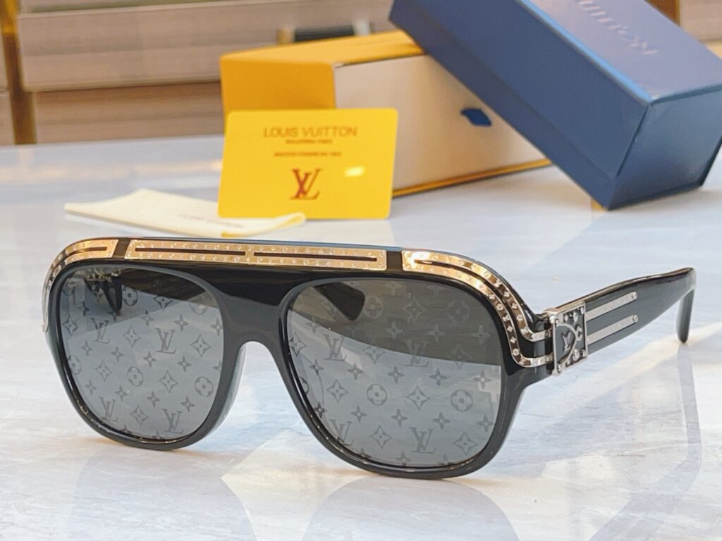 Louis Vuitton-Sunglasses