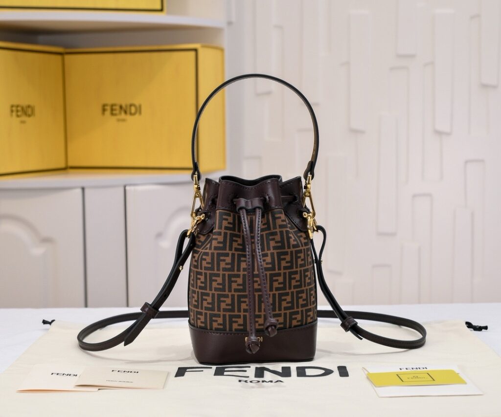 Fendi- MINI BUCKET-Lambskin-Small