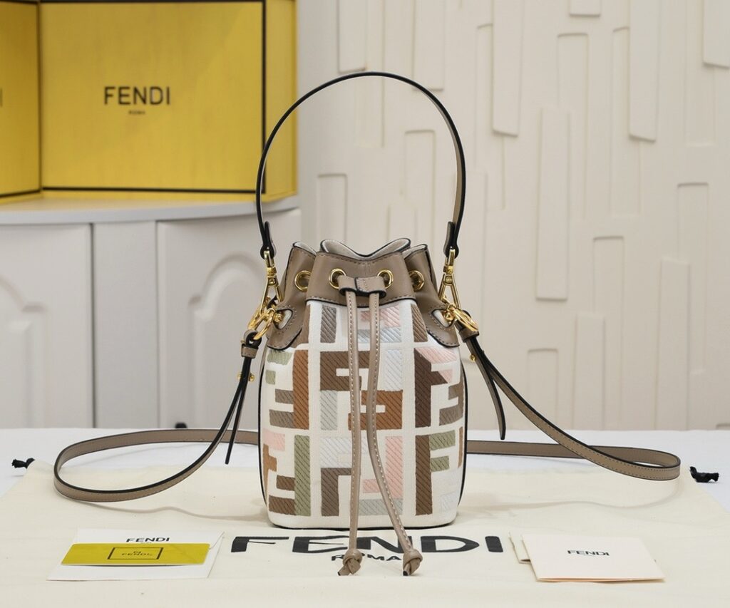 Fendi- MINI BUCKET-Lambskin-Small