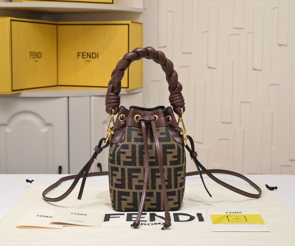 Fendi- MINI BUCKET-Lambskin-Small