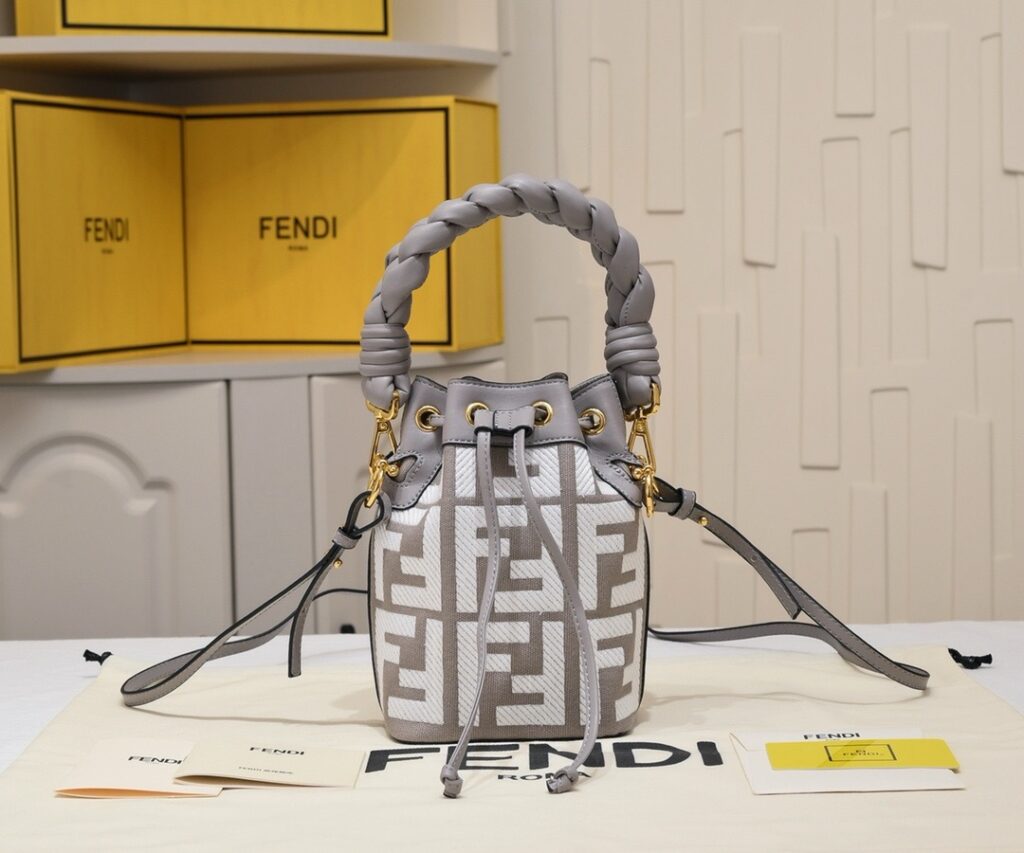 Fendi- MINI BUCKET-Lambskin-Small