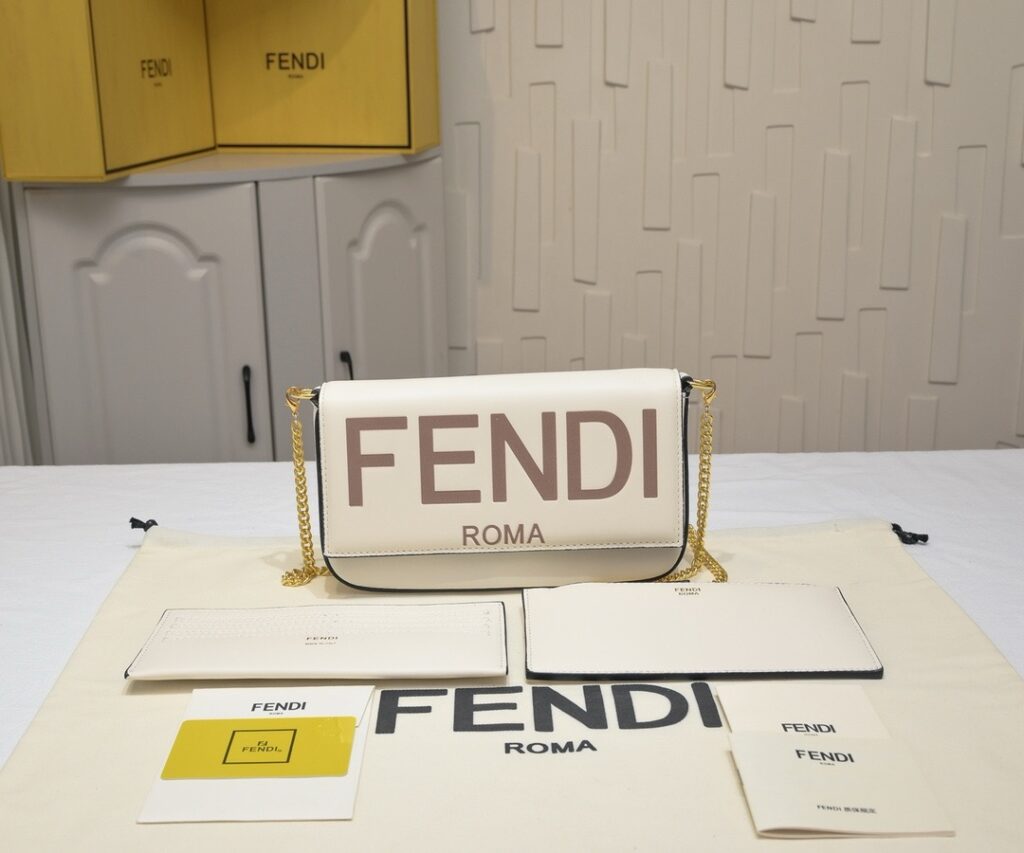 Fendi-HandBag/Chain bag-Lambskin Beige