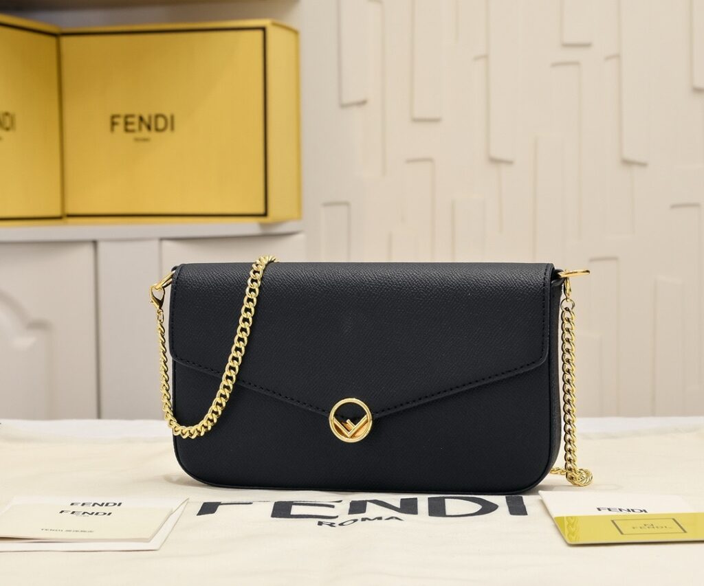 Fendi-HandBag/Chain bag-Lambskin