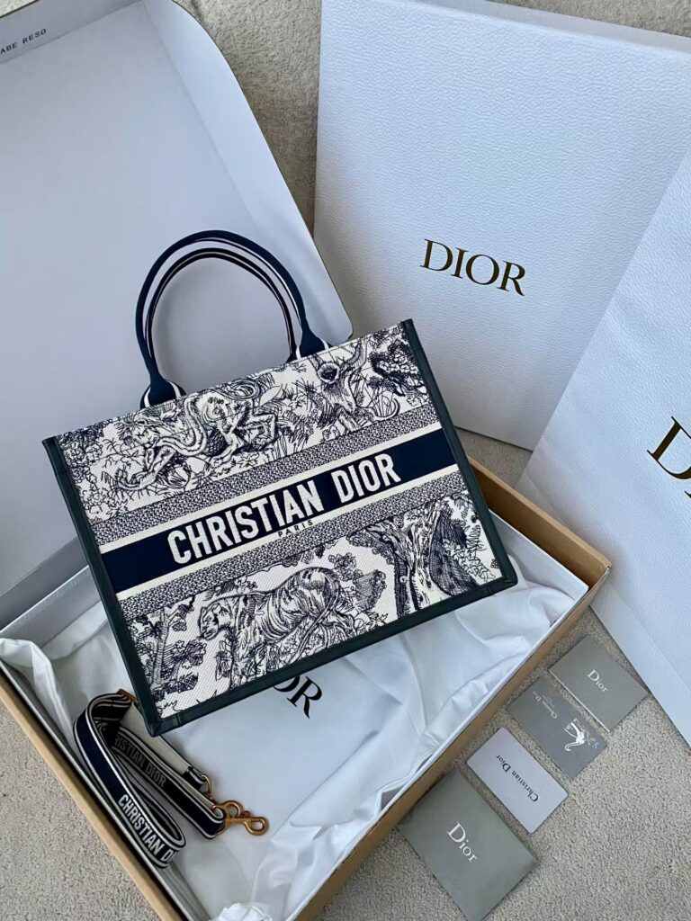 DlOR book tote24