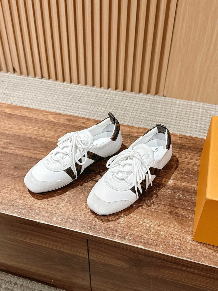 LV Woman Sneakers Monogram White