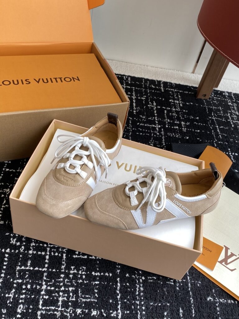 LV Woman Sneakers Brown