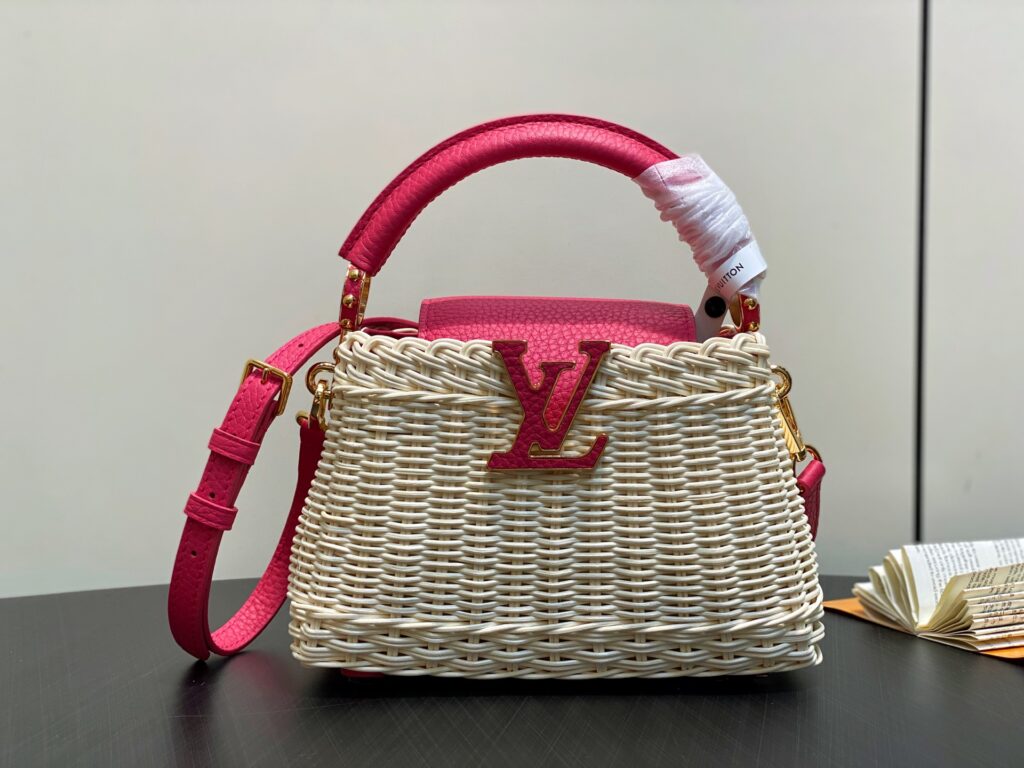 LV-CAPUCINES BB-M26005