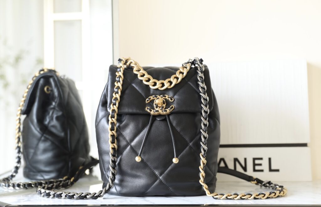 Chanel-24c-Black-Gold buckle