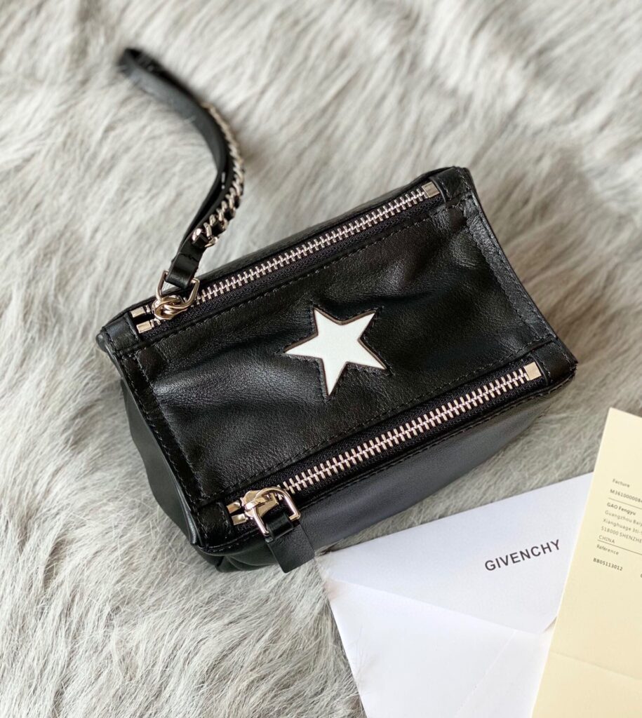 Givenchy-White five-pointed star