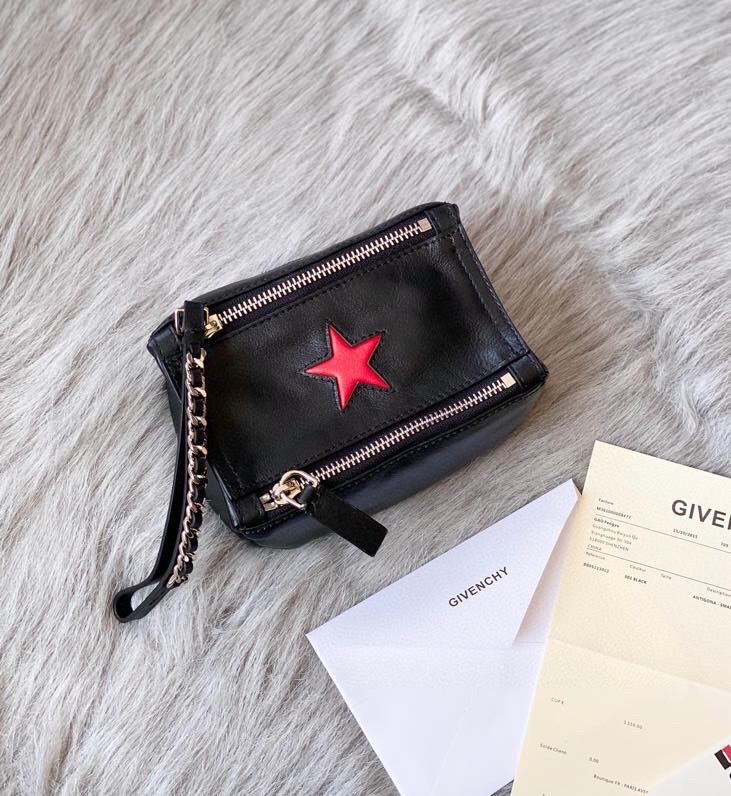 Givenchy-red five-pointed star