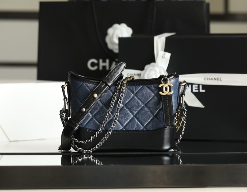 Chanel-Gabrielle hobobag-Navy blue-Gold buckle