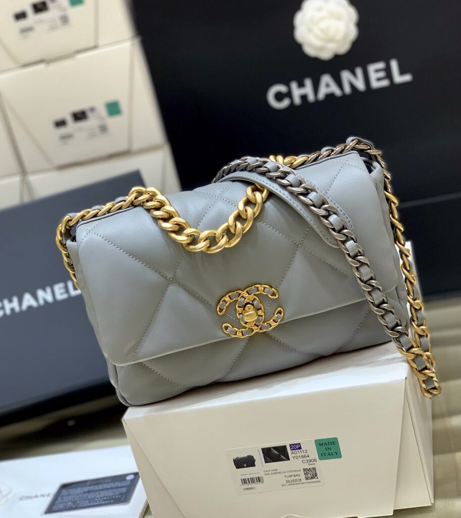 Chanel-19bag-Grey-Gold buckle
