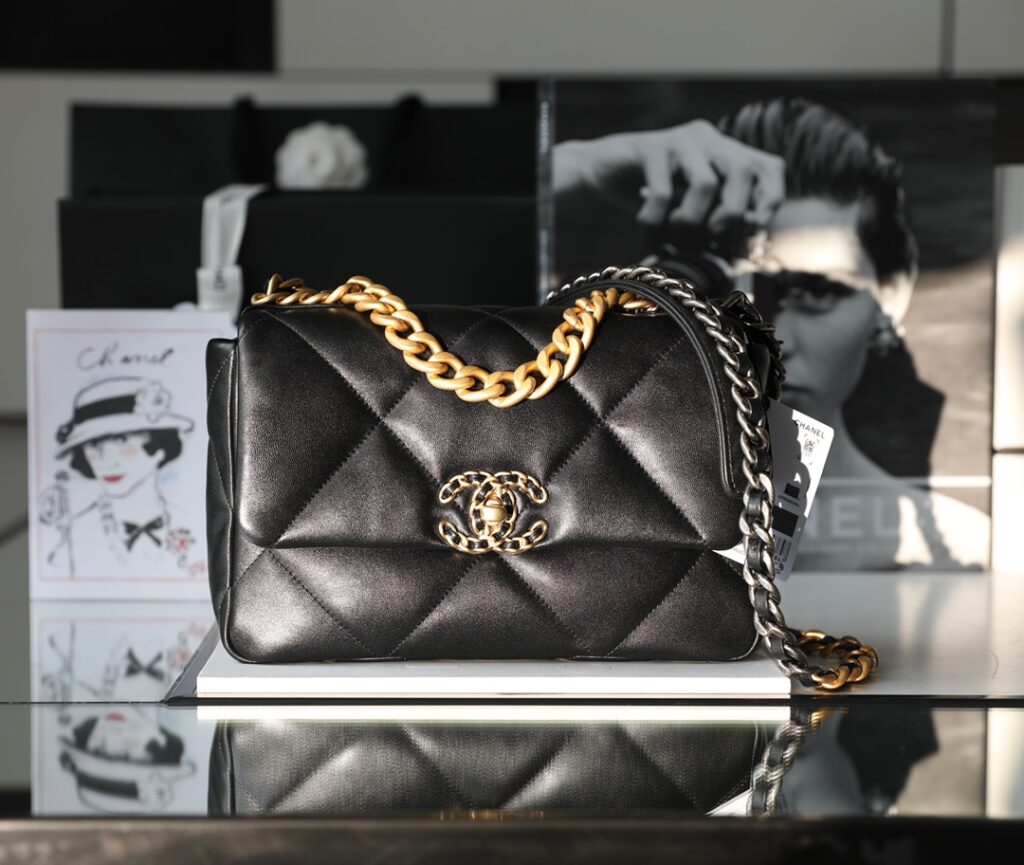 Chanel-19bag-Black-Gold buckle