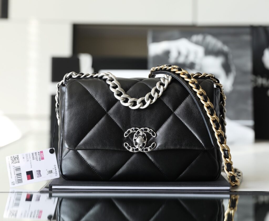 Chanel-19bag-Black-Silver buckle