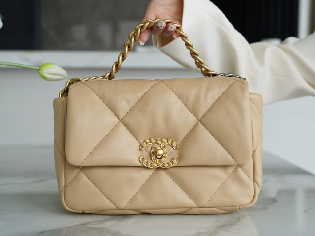 Chanel-19bag-Apricot-Gold buckle