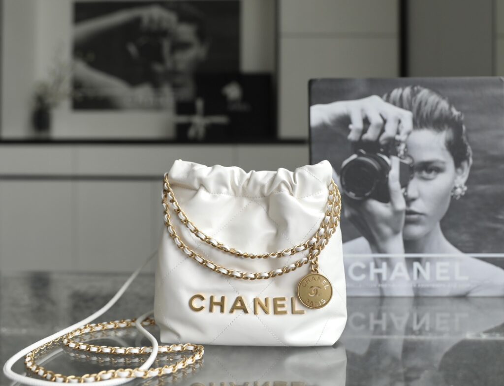 Chanel-mini22-White and gold