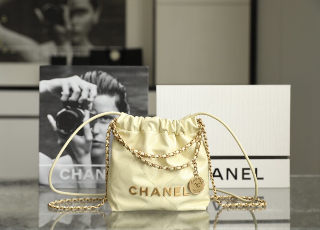 Chanel-mini22-Yellow and gold
