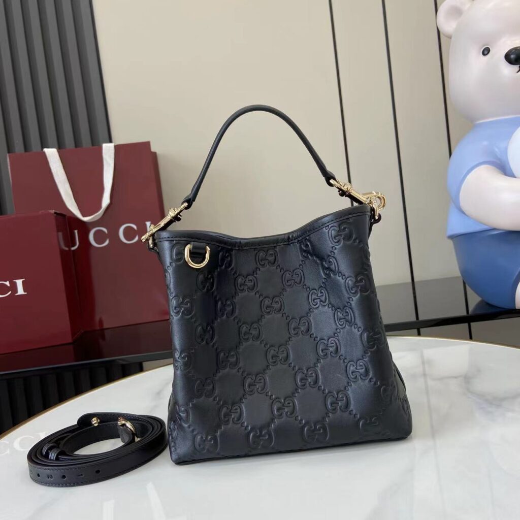 Gucci-Emblem-Mini Size-815118