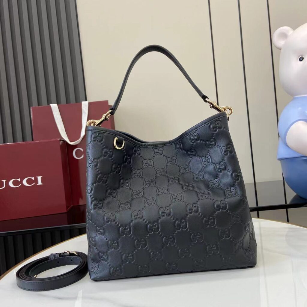 Gucci-Emblem-Small Size-815103