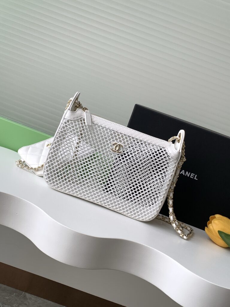 Chanel-25S-AP4572-White