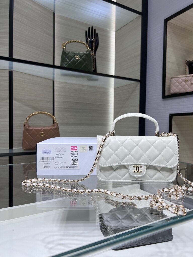 Chanel-24A-AP3226Y-White-Gold buckle