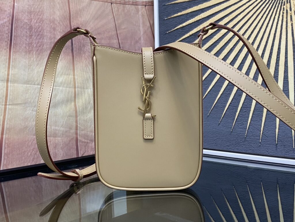 YSL-LE 5A7-Cream