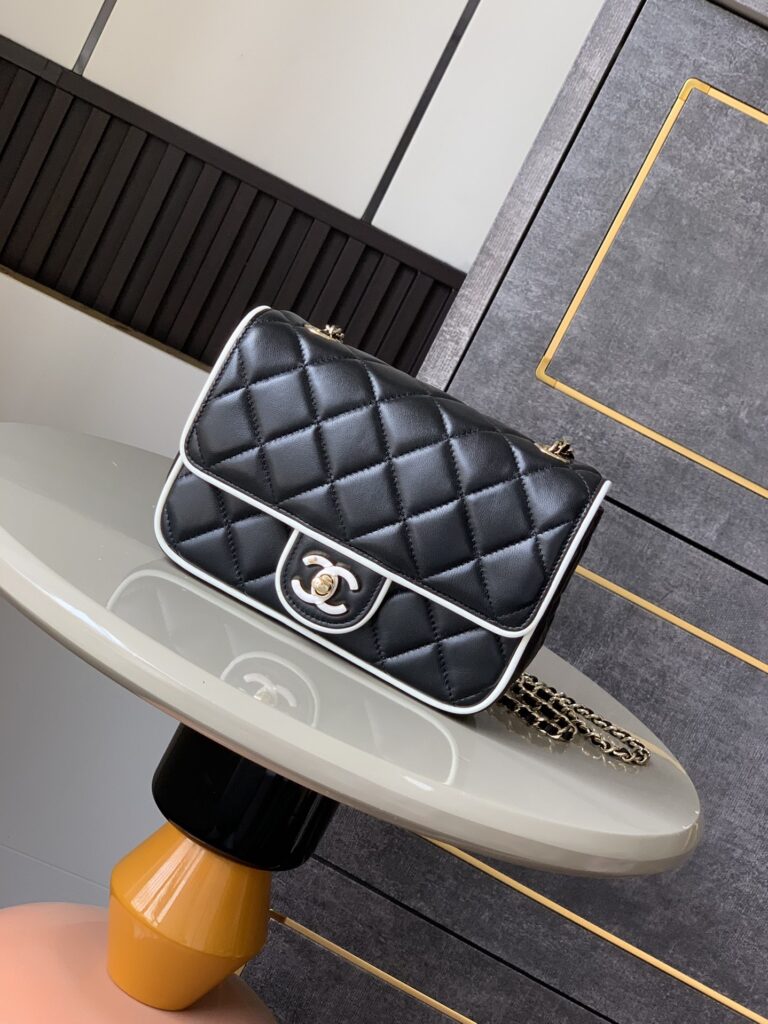 Chanel-25P-Black