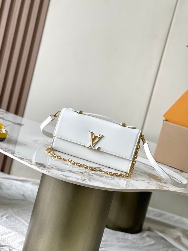 LV-Wallet On Chain Capucines-M12265