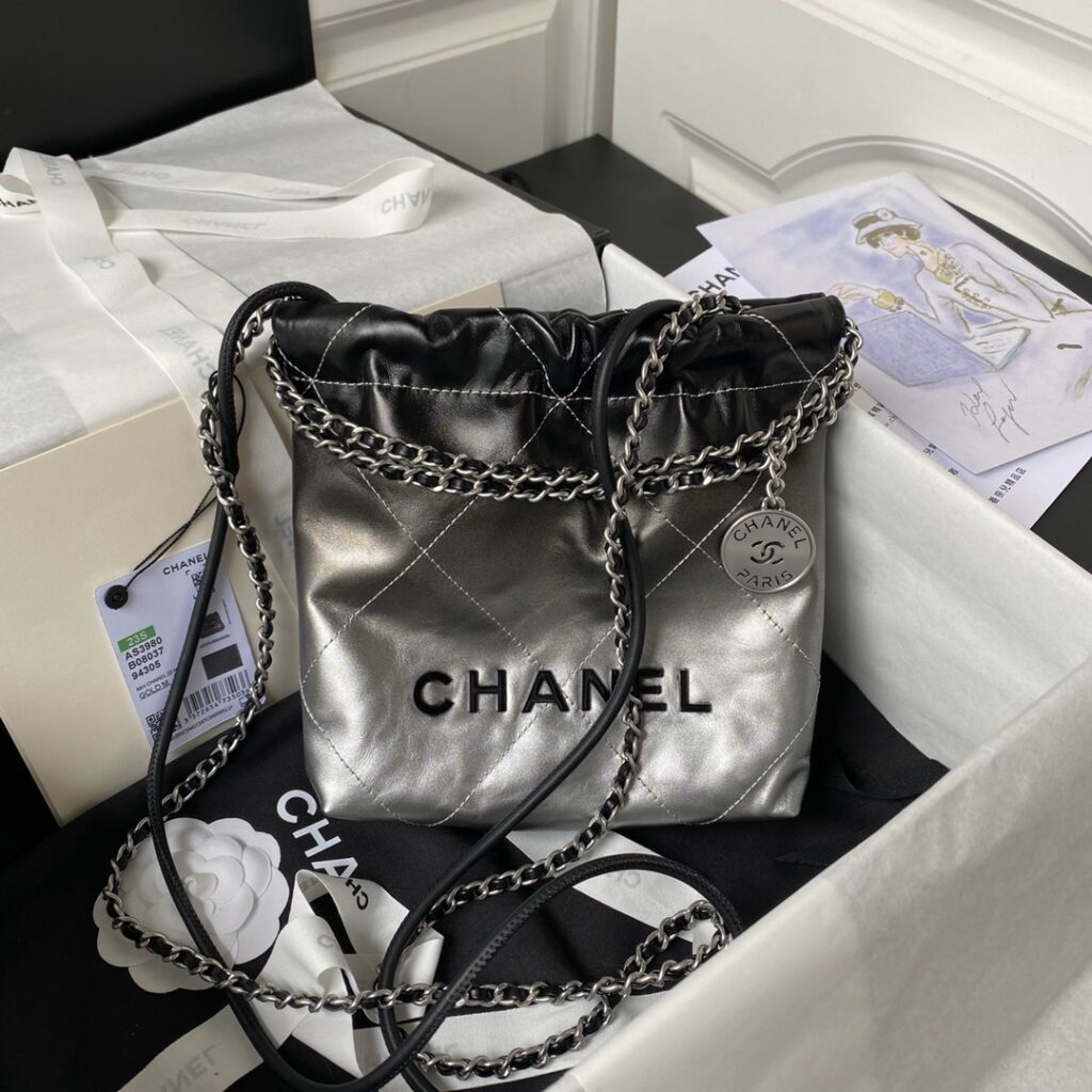 Chanel-Mini22-AS3980-White and black