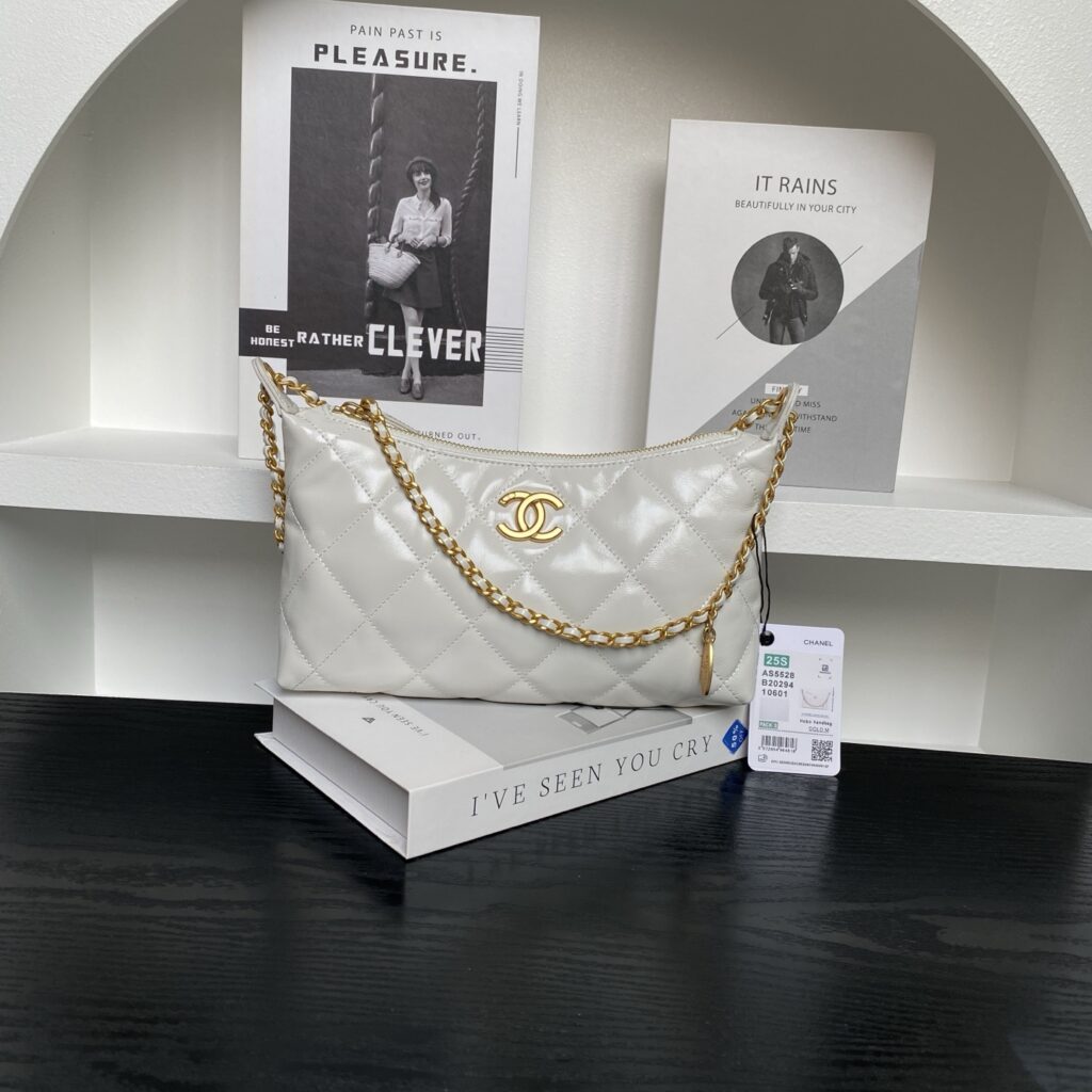 Chanel-25S-AS5528 -White