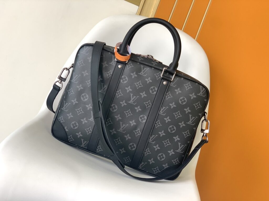 LV-Voyage-N40445