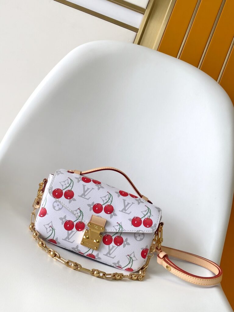 LV-Pochette Métis East West-M14231