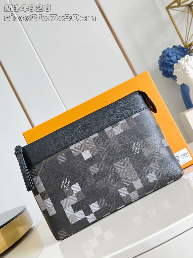 LV-Pochette Voyage Souple-M14926