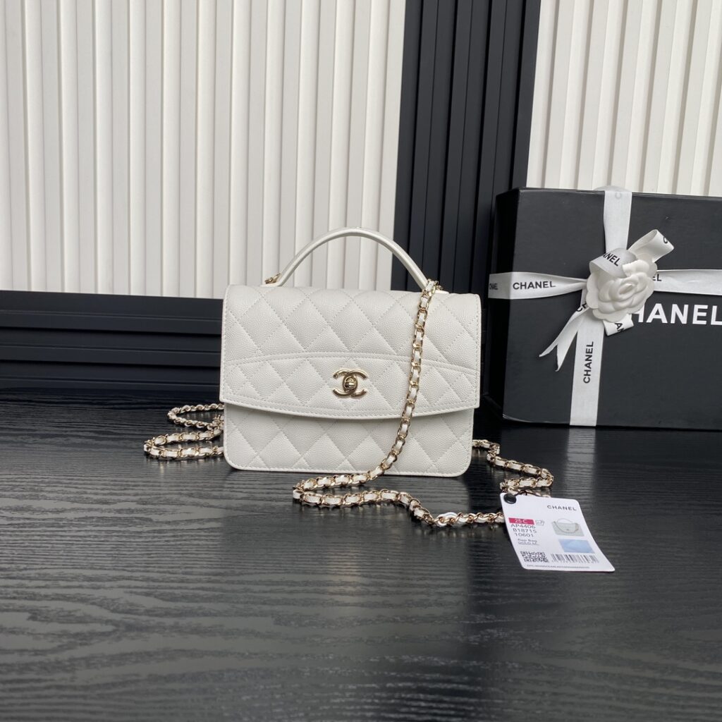 Chanel-25C-AP4406-White