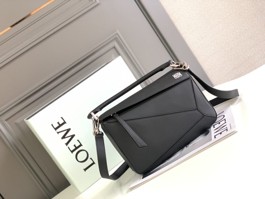 LOEWE-PUZZLE-Black