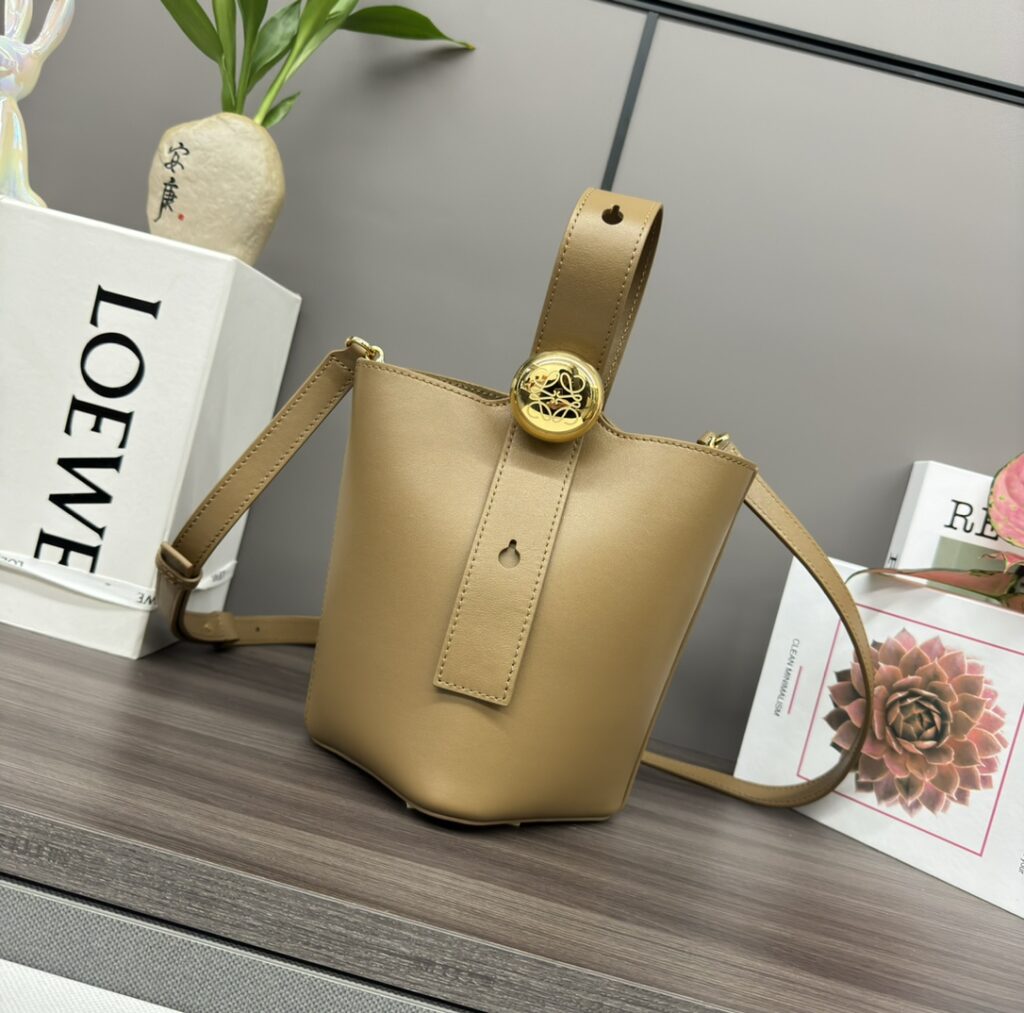LOEWE-Pebble Bucket-Brown