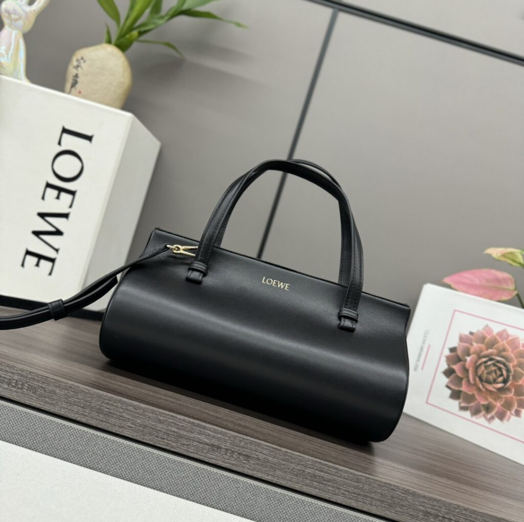 LOEWE-Round-Black