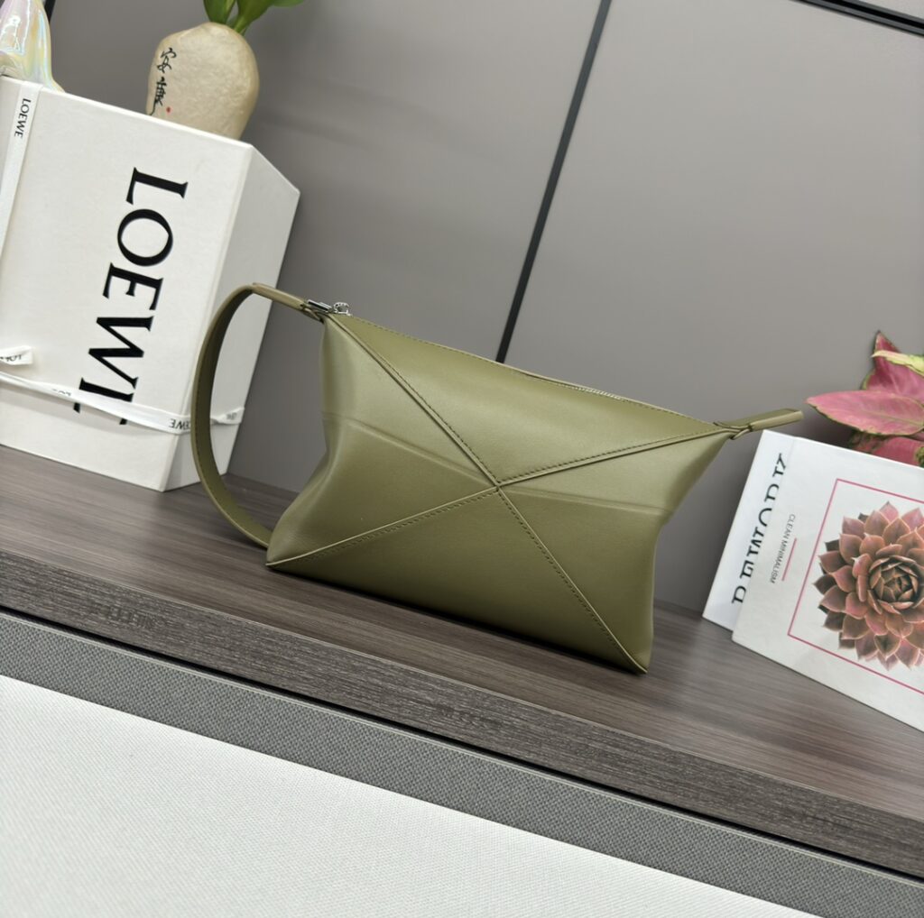 LOEWE-Puzzle Fold-Olive Green