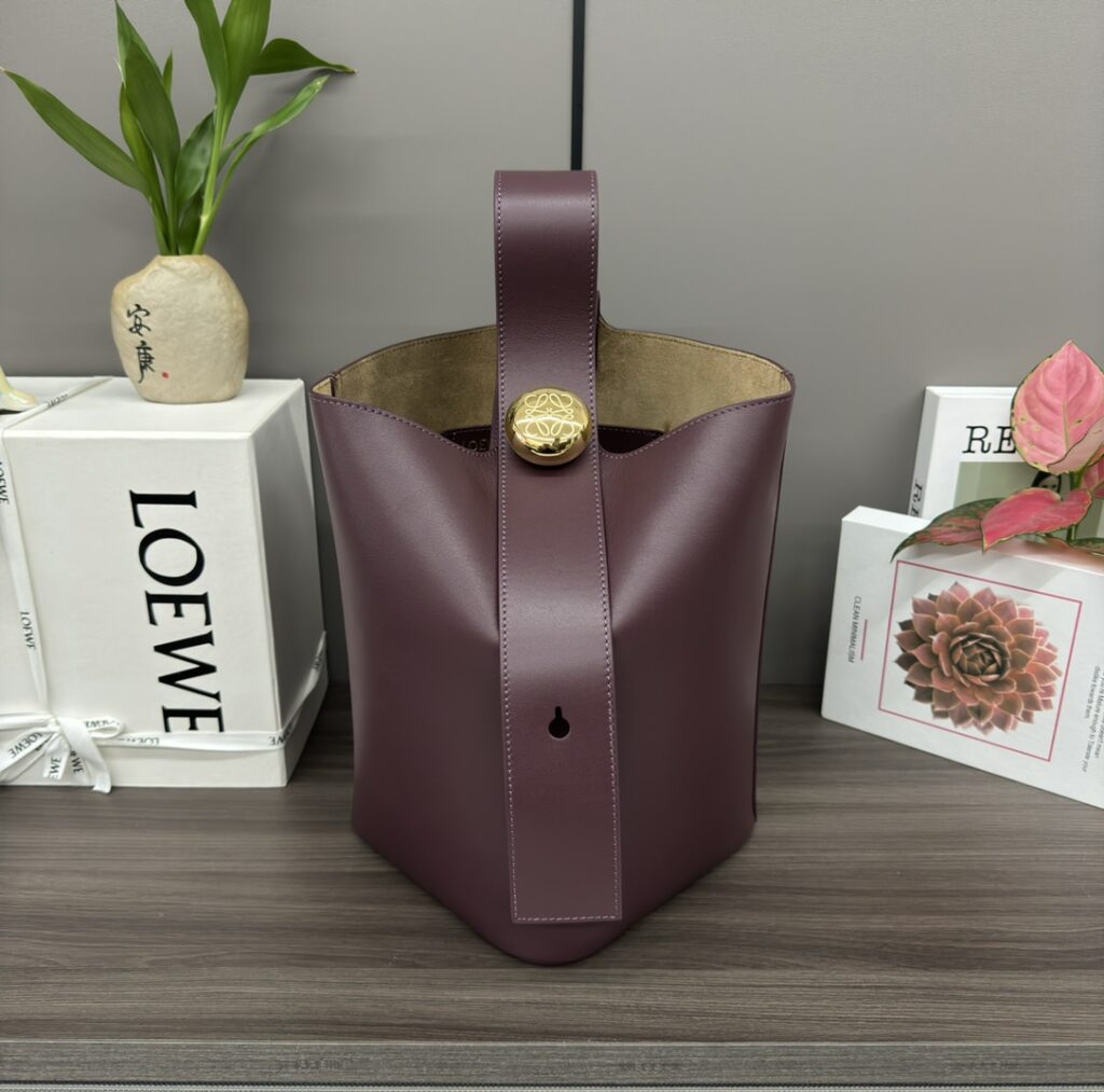 LOEWE-Pebble Bucket-Dark Red