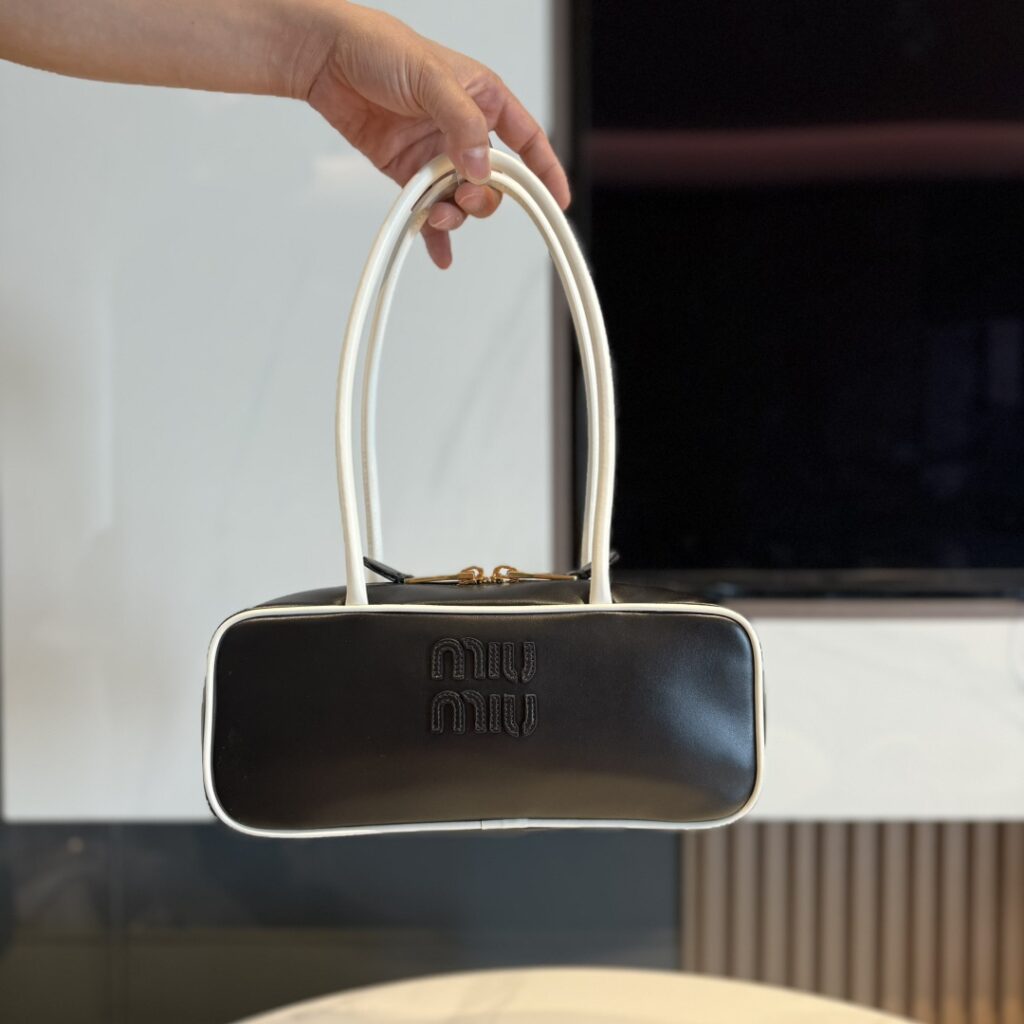 Miumiu-25S-Black