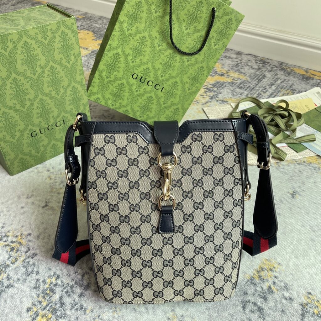 Gucci-Original-Blue vintage-Medium Size-782911