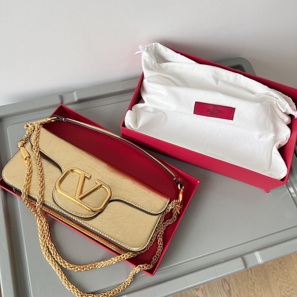 Valentino-VLogoSignacar-Papaya Gold