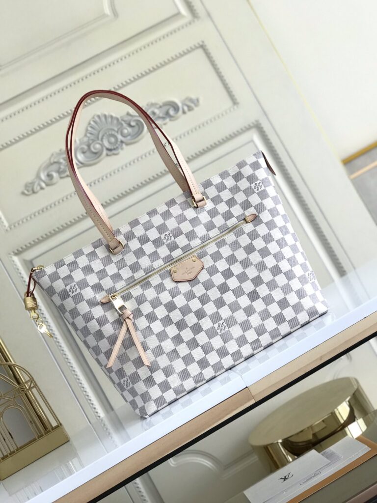 LV-Iena MM-M44040