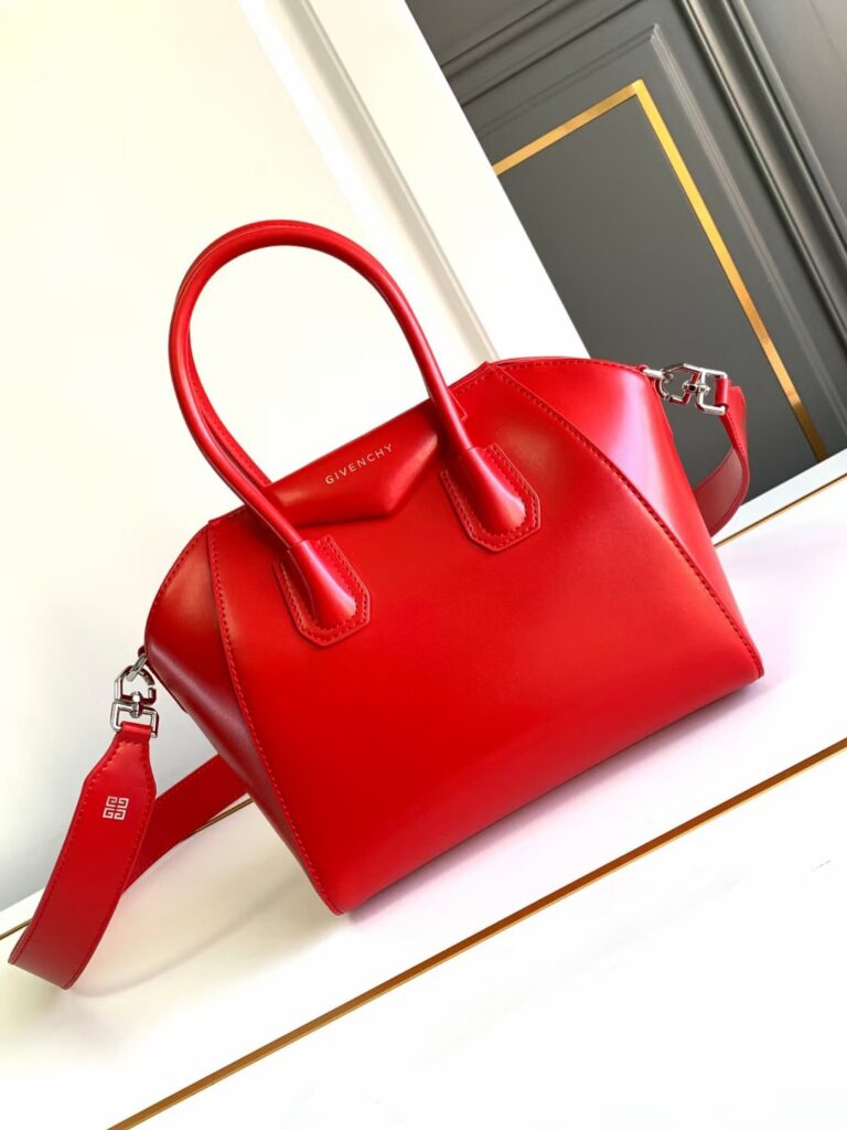 Givenchy-Antigona tote-red