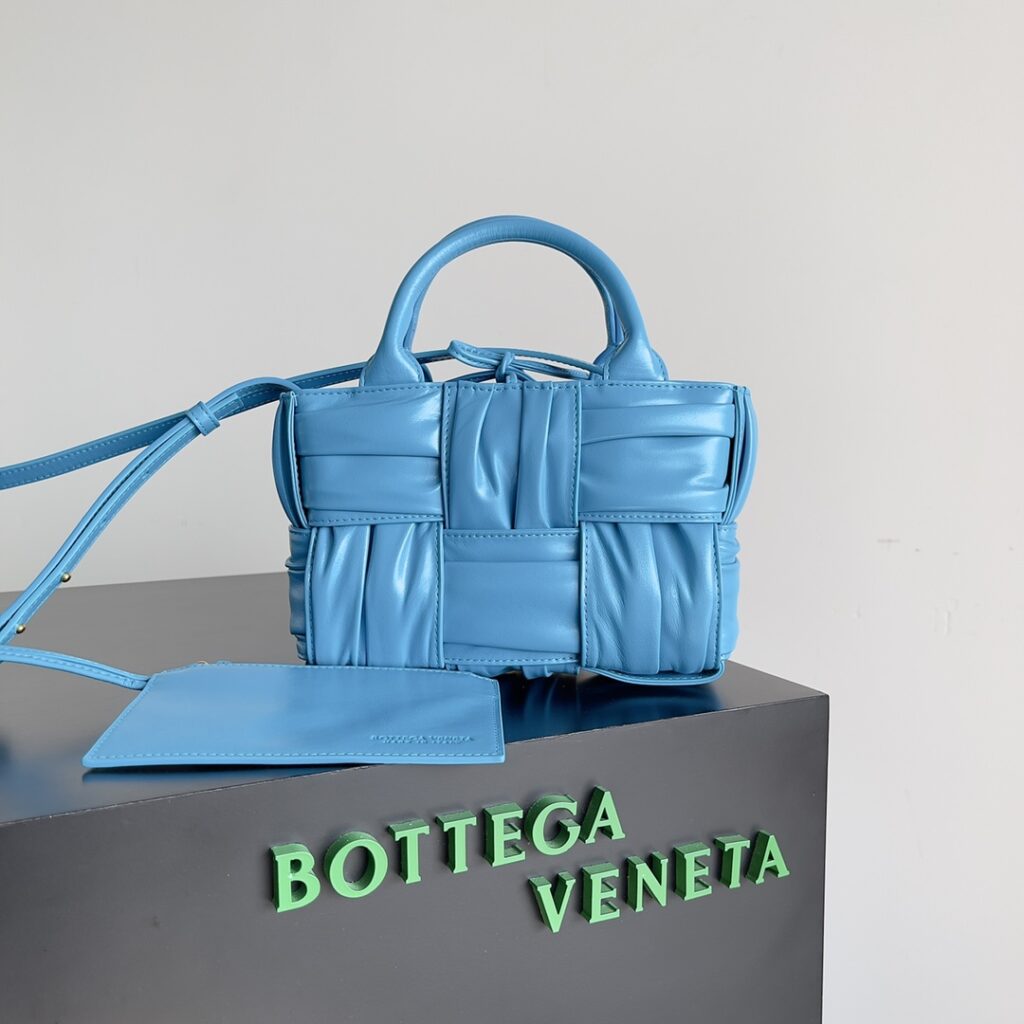 Bottega Veneta-Mini Tote-Blue