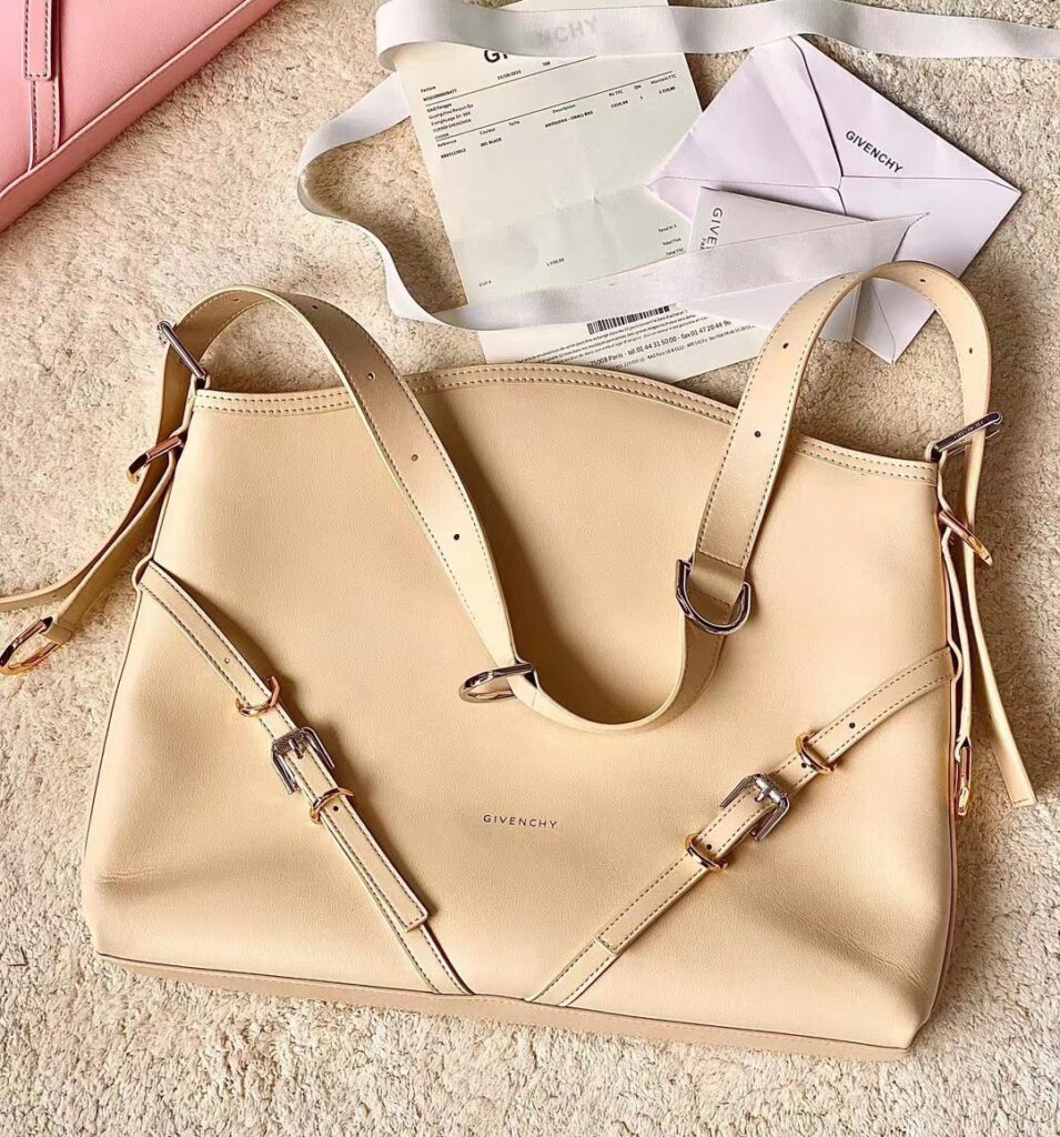 Givenchy-VOYOU-apricot